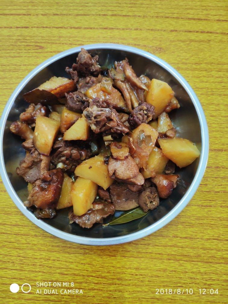 土豆焖鸭