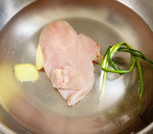 ✅ 第6道快手低脂菜✨清爽美味的柠檬鸡丝🍋鸡胸肉满分吃法💯的做法 步骤1