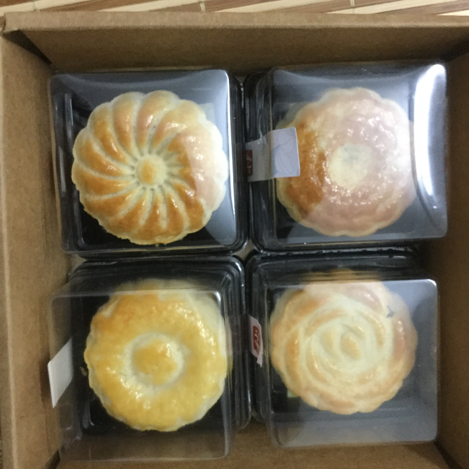 酥皮奶黄月饼