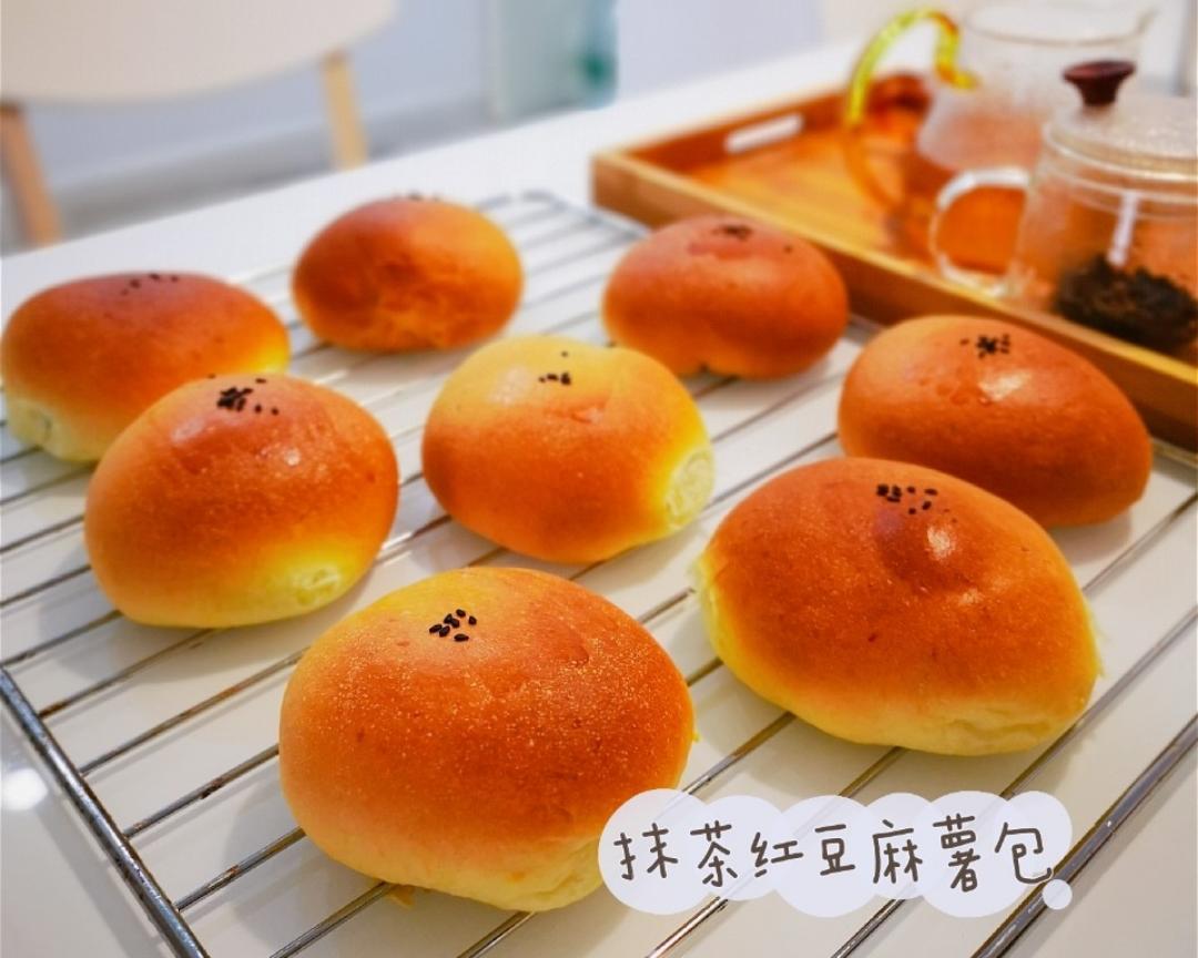 抹茶红豆麻薯包
