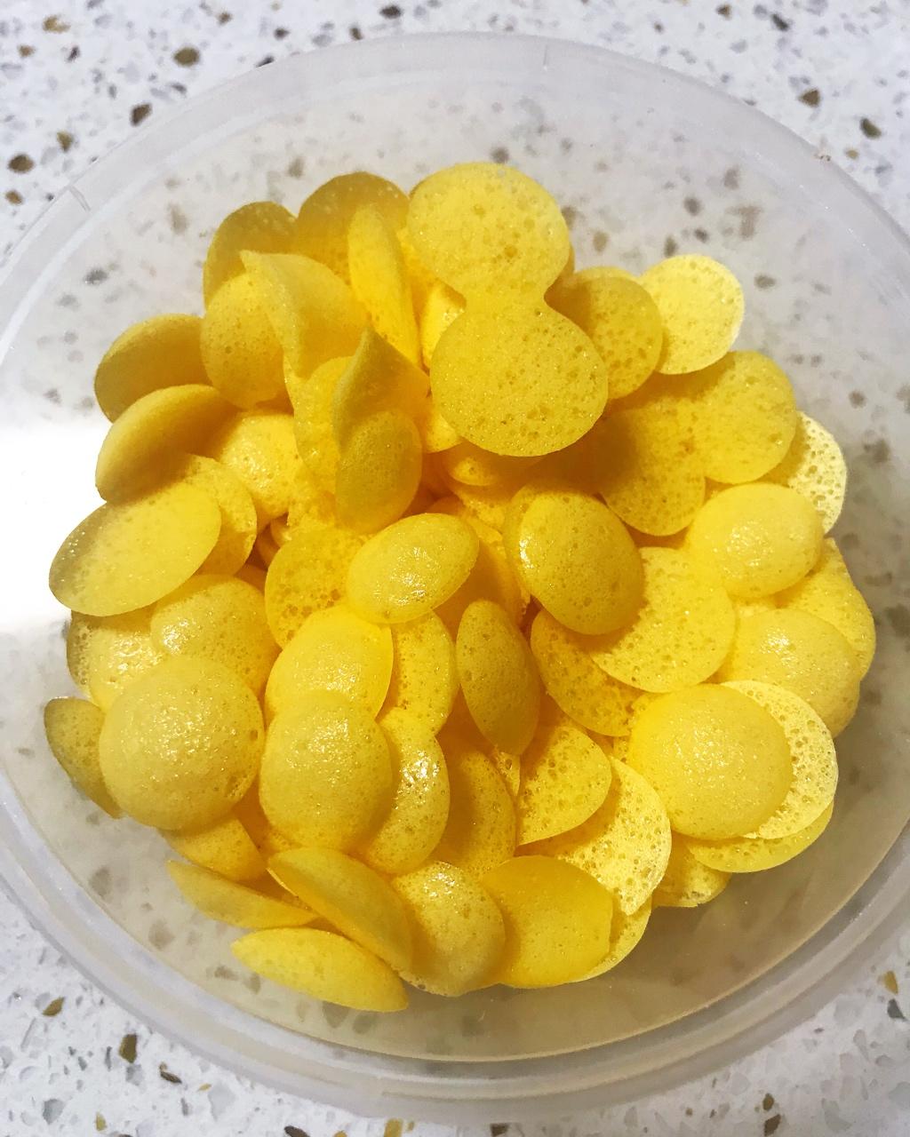 入口即化的无添加蛋黄溶豆