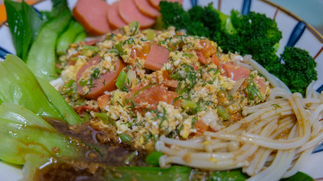 滑菇素肉萝卜干大白菜茴香胡萝卜打卤拌面——挑战无油无盐之健康减脂餐