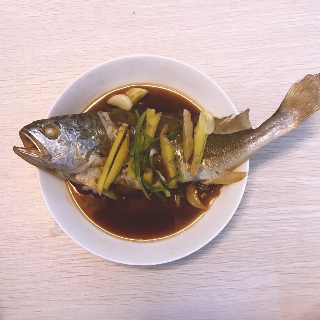 董太的私房菜--蒸黄鱼