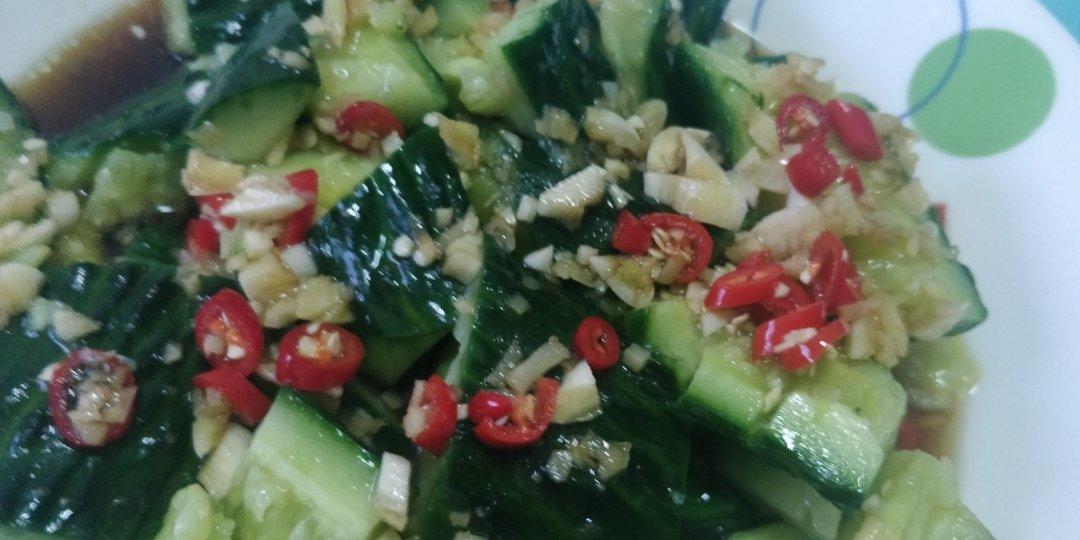 开胃解腻的拍黄瓜