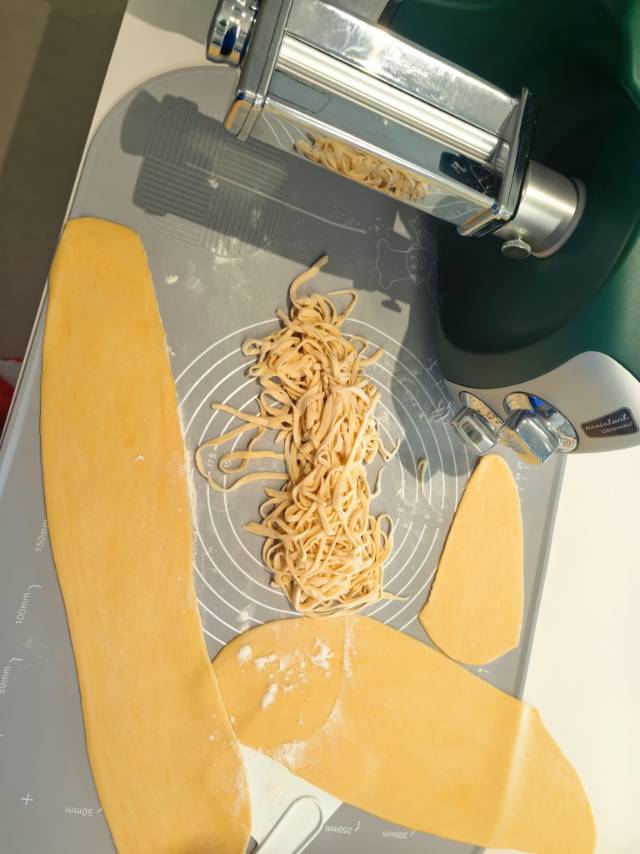 鸡蛋手擀面