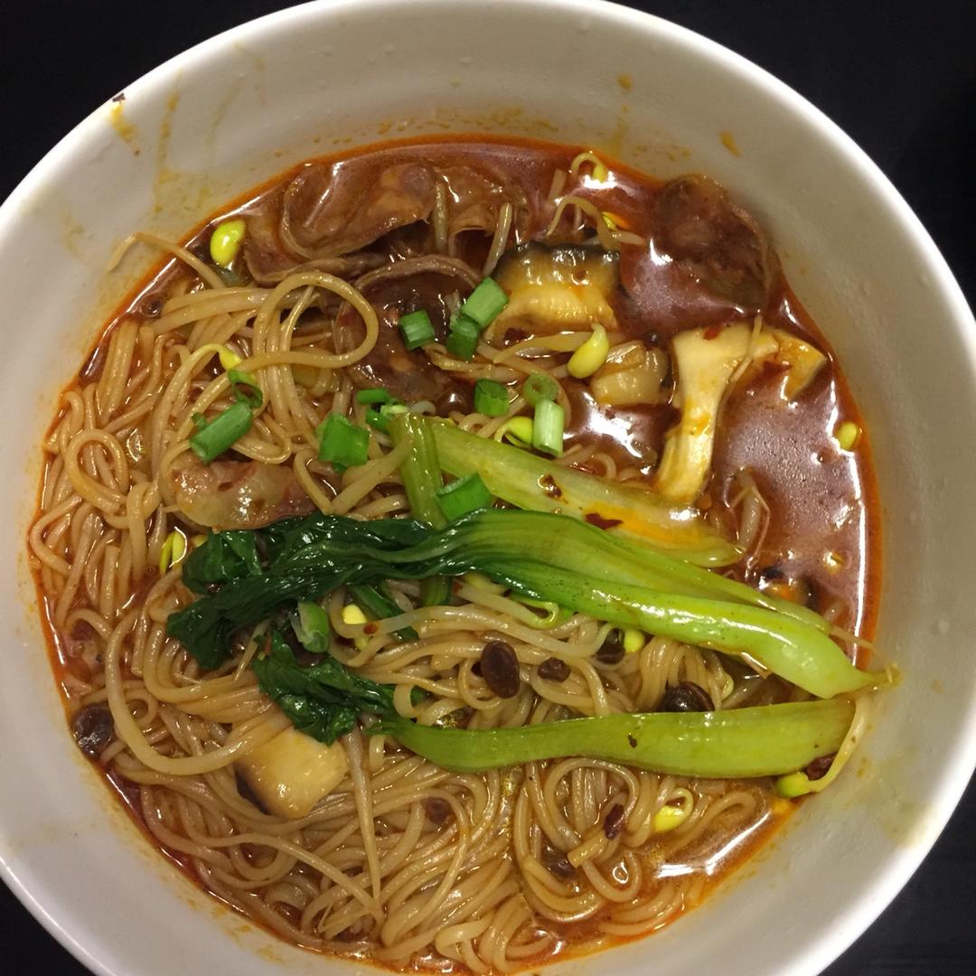 静静陈123做的红油面