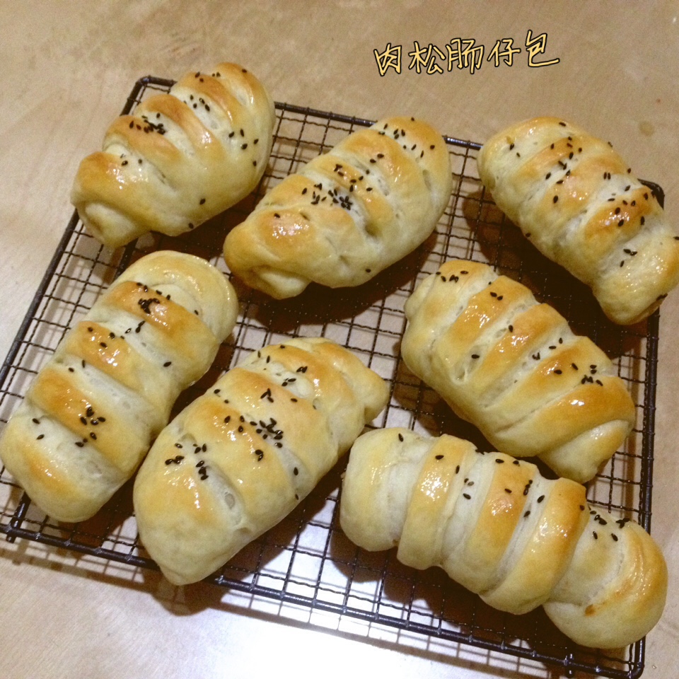 肉松肠仔包