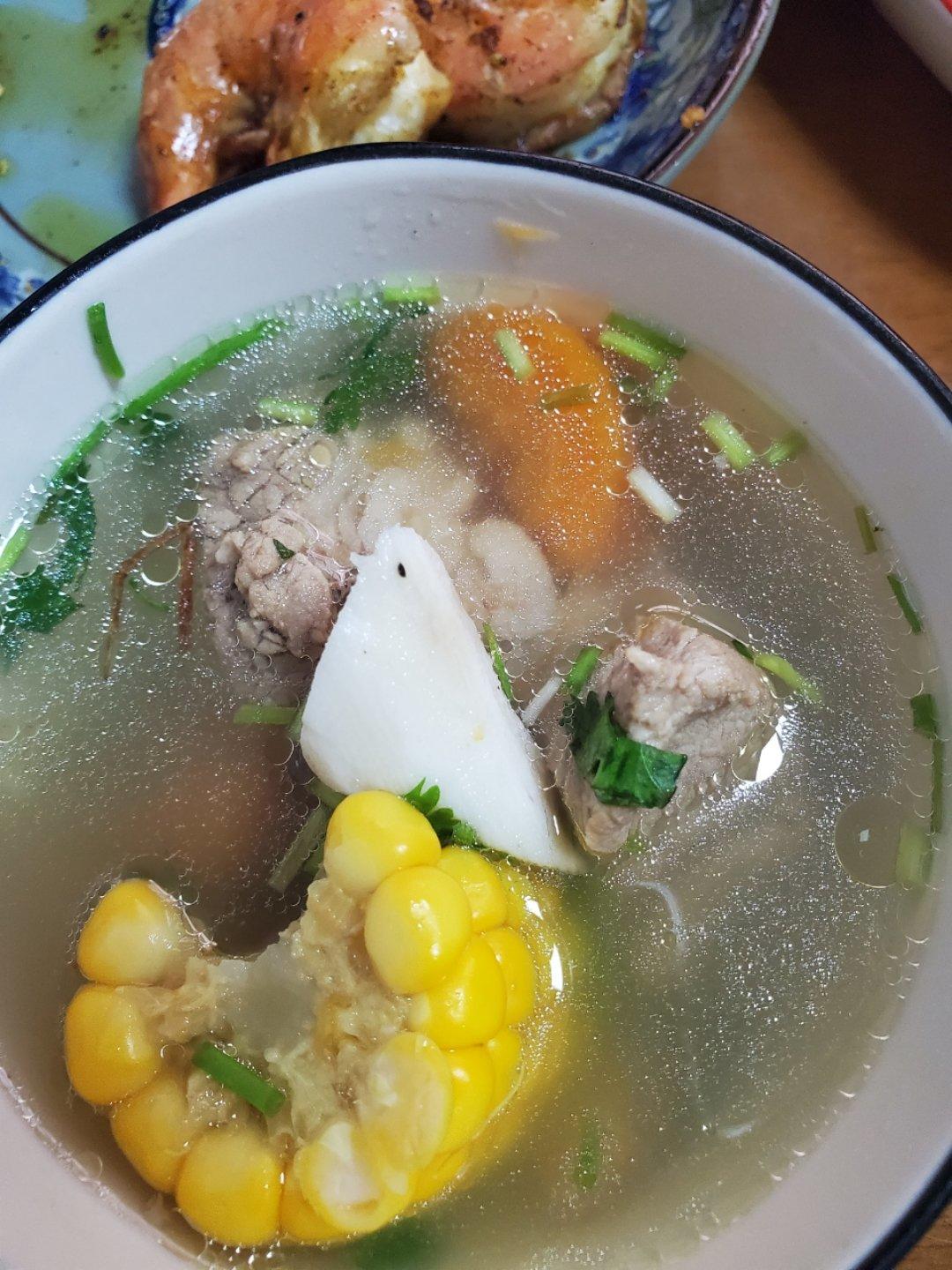山药胡萝卜玉米炖排骨