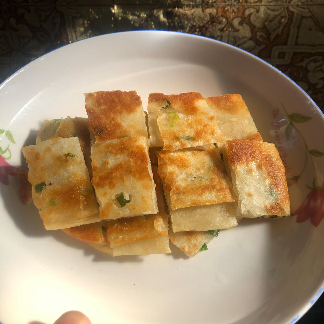 超简单零失败的快手早餐——美味葱油饼