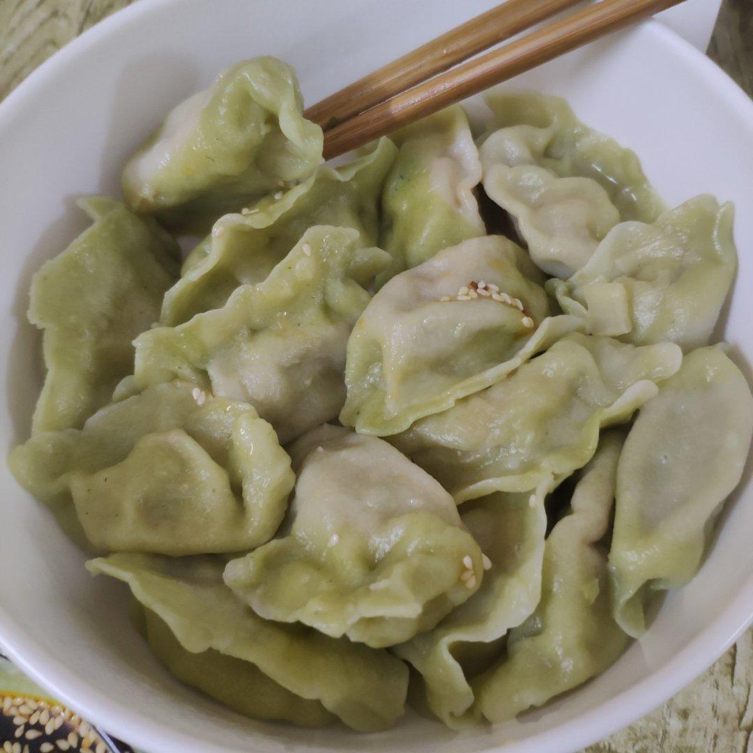 翡翠白玉白菜饺子详细版（附翡翠白玉白菜饺子包法，翡翠白玉饺子皮两种制法，面包机和面，翡翠白玉烧卖，各种馅料搭配）