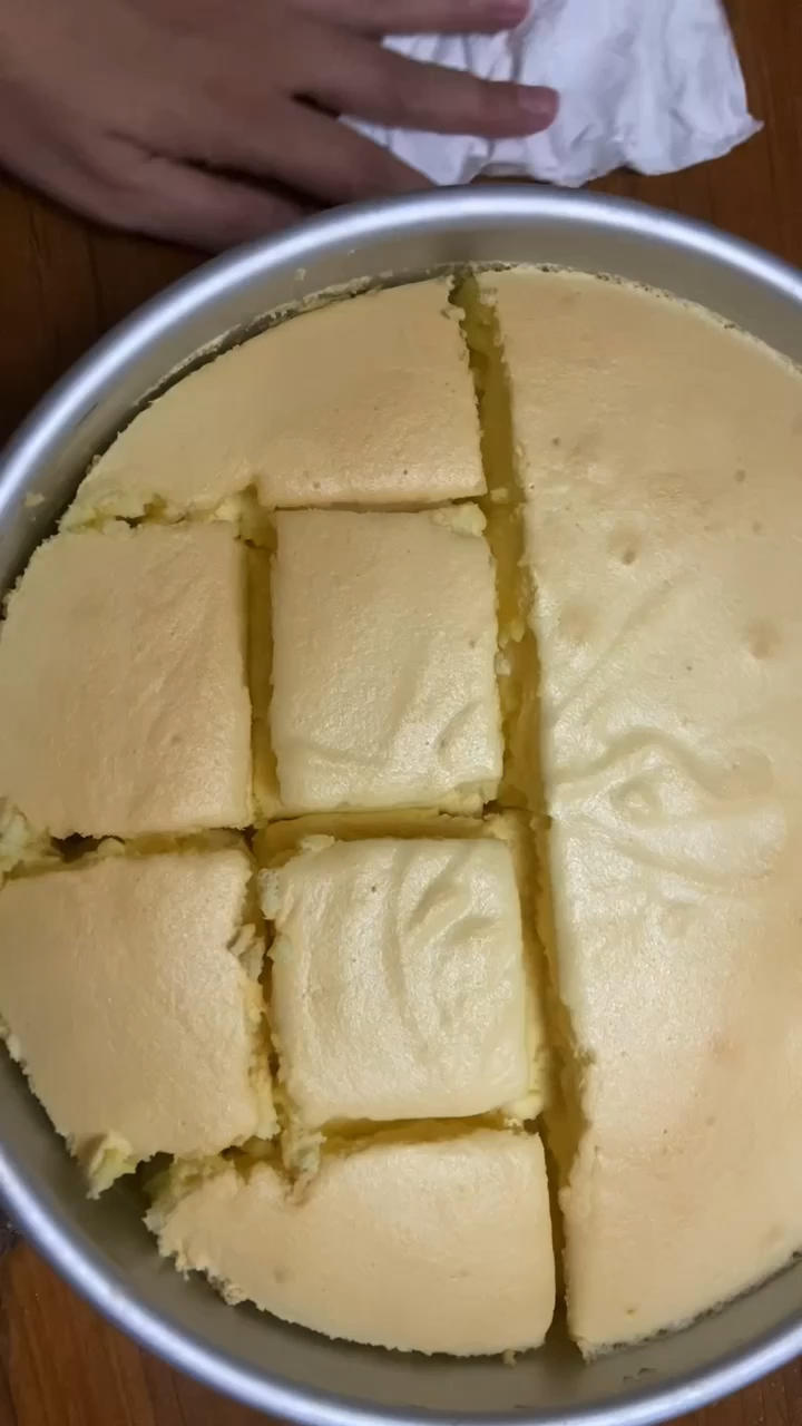 堪比柯基屁股
爆浆芝士🧀古早蛋糕