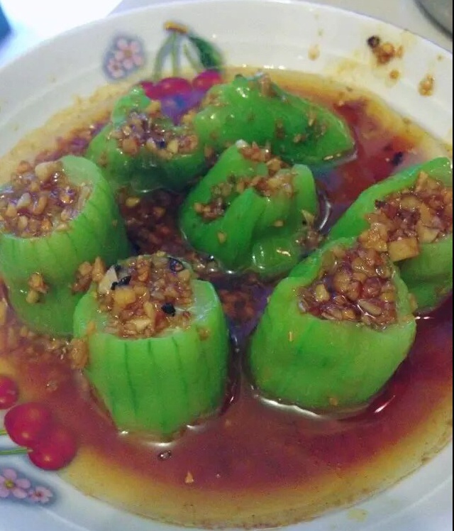 只需要五分钟就可以的美味蒜蓉蒸丝瓜