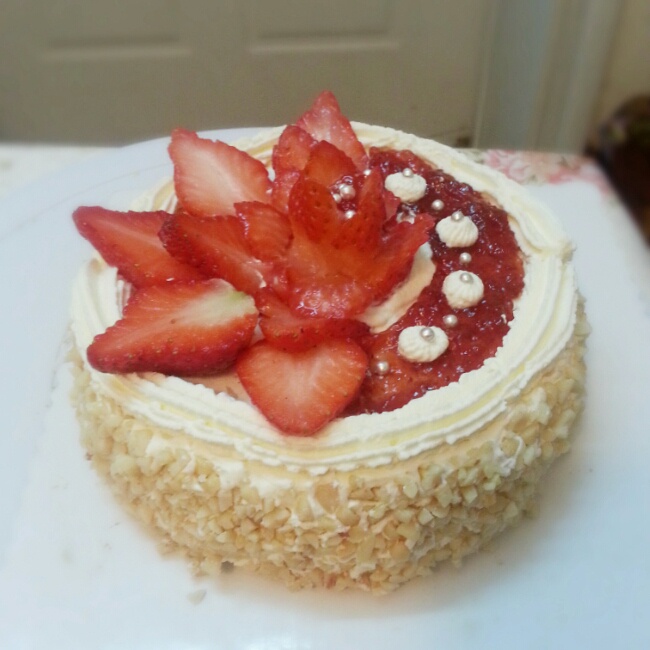 鲜奶油草莓蛋糕