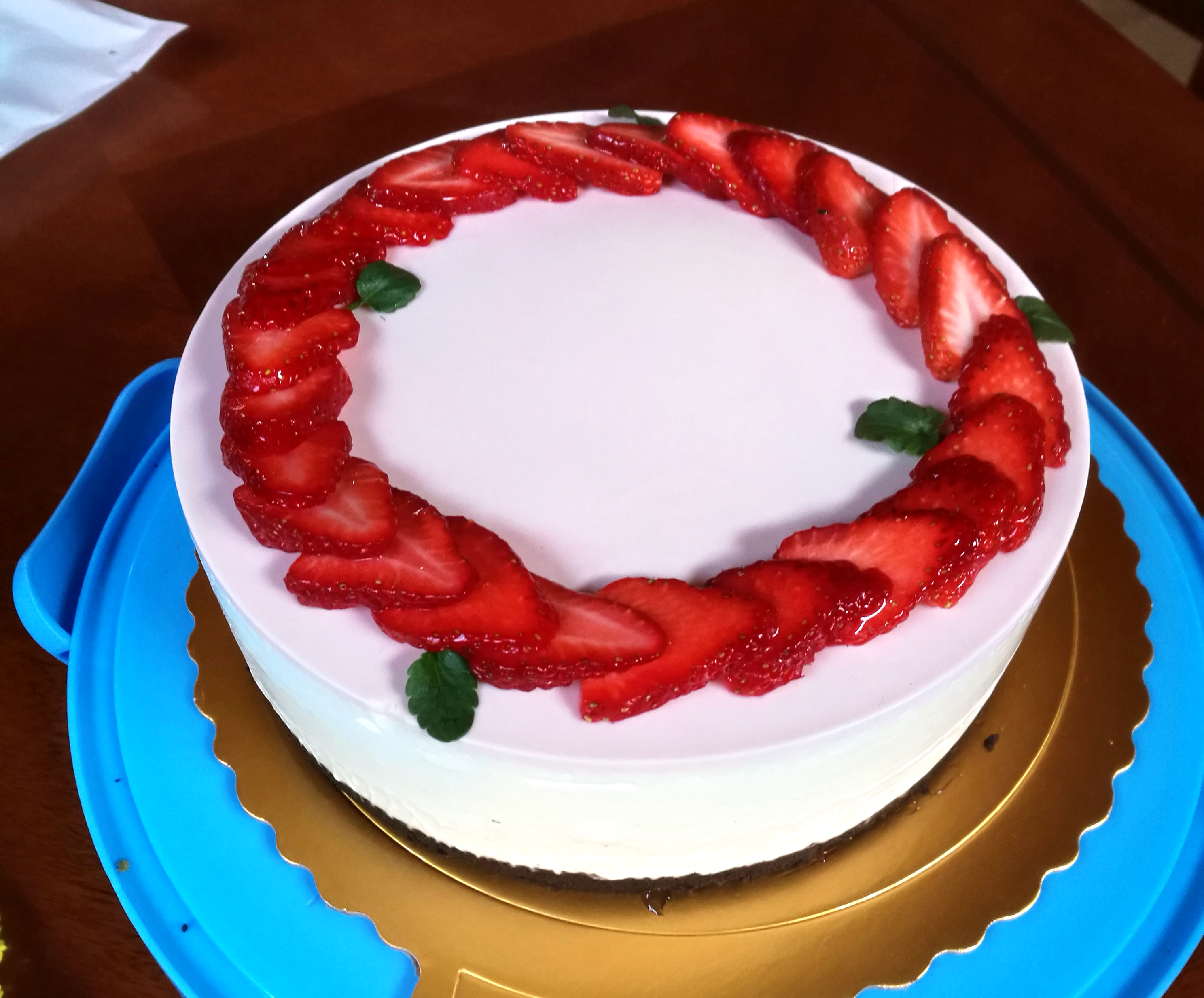 奥利奥酸奶草莓慕斯蛋糕