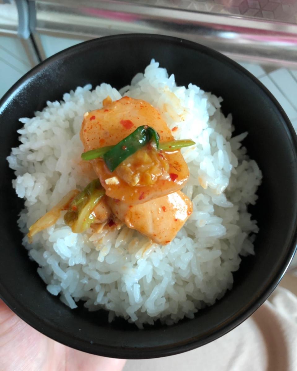 辣白菜年糕炖鸡肉