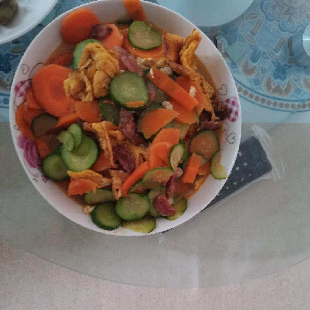 青瓜鸡蛋炒腊肠