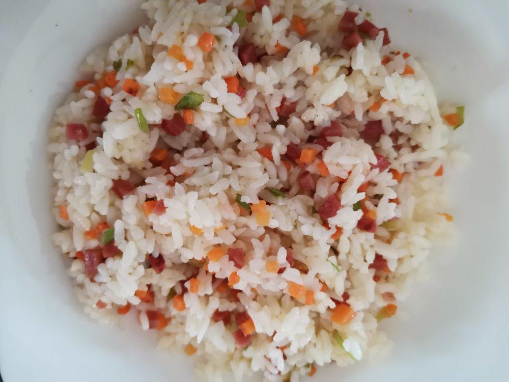 黄金火腿肠蛋炒饭