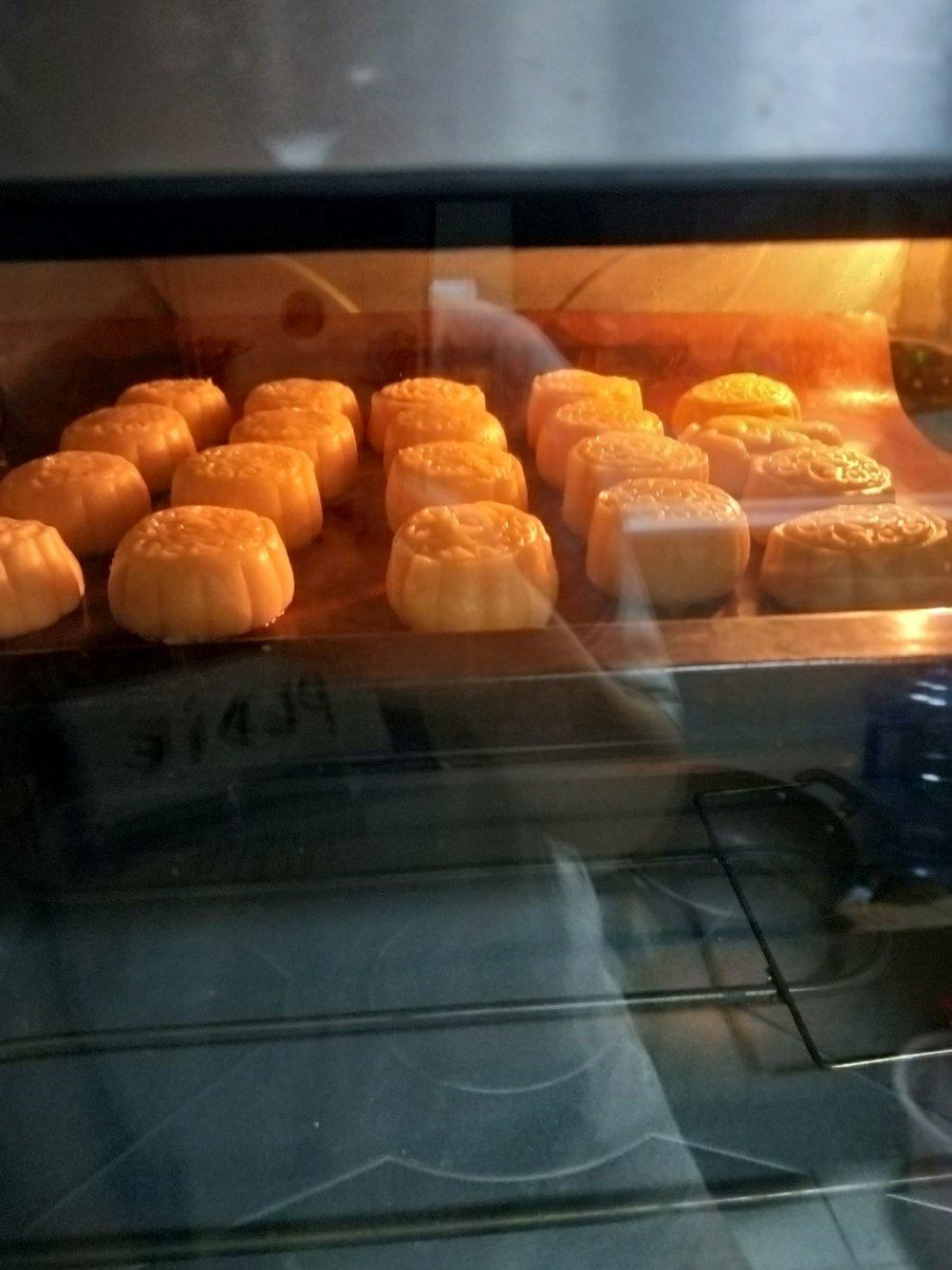 奶黄流心月饼（常温仍流心）