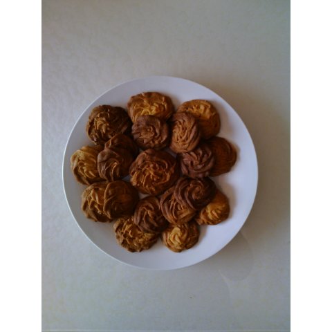 挤花毫无压力的巧克力曲奇