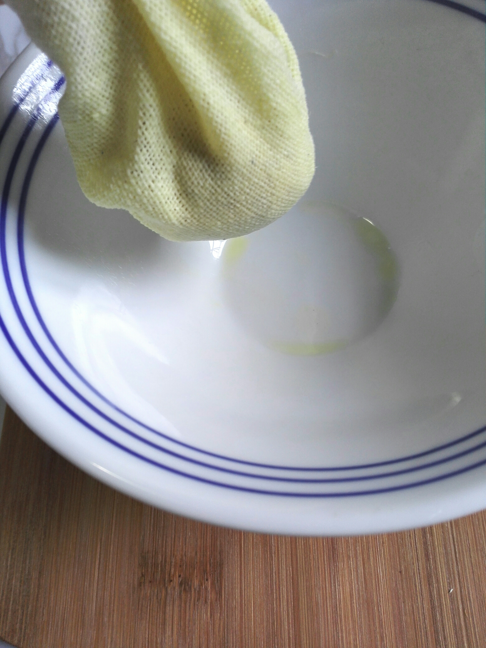 姜撞奶——暖胃小甜点（天然奶冻）的做法 步骤2