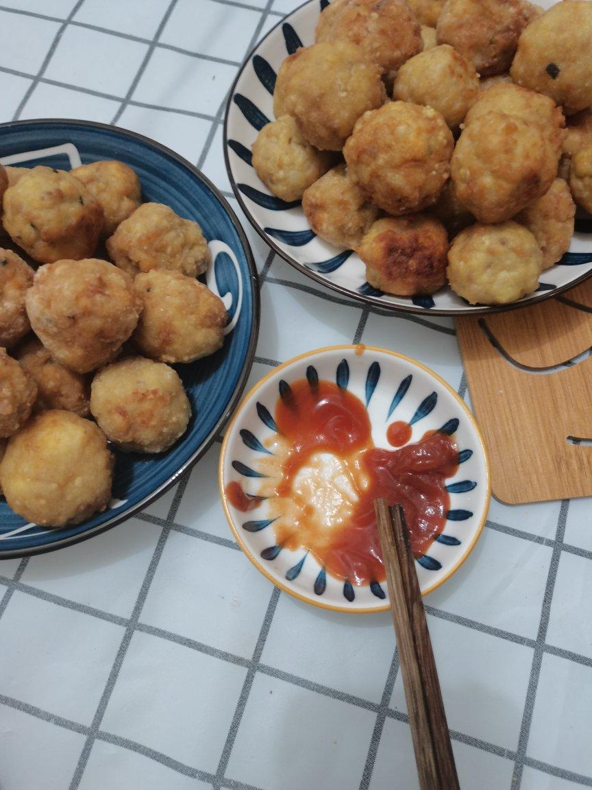 香炸豆腐肉丸子