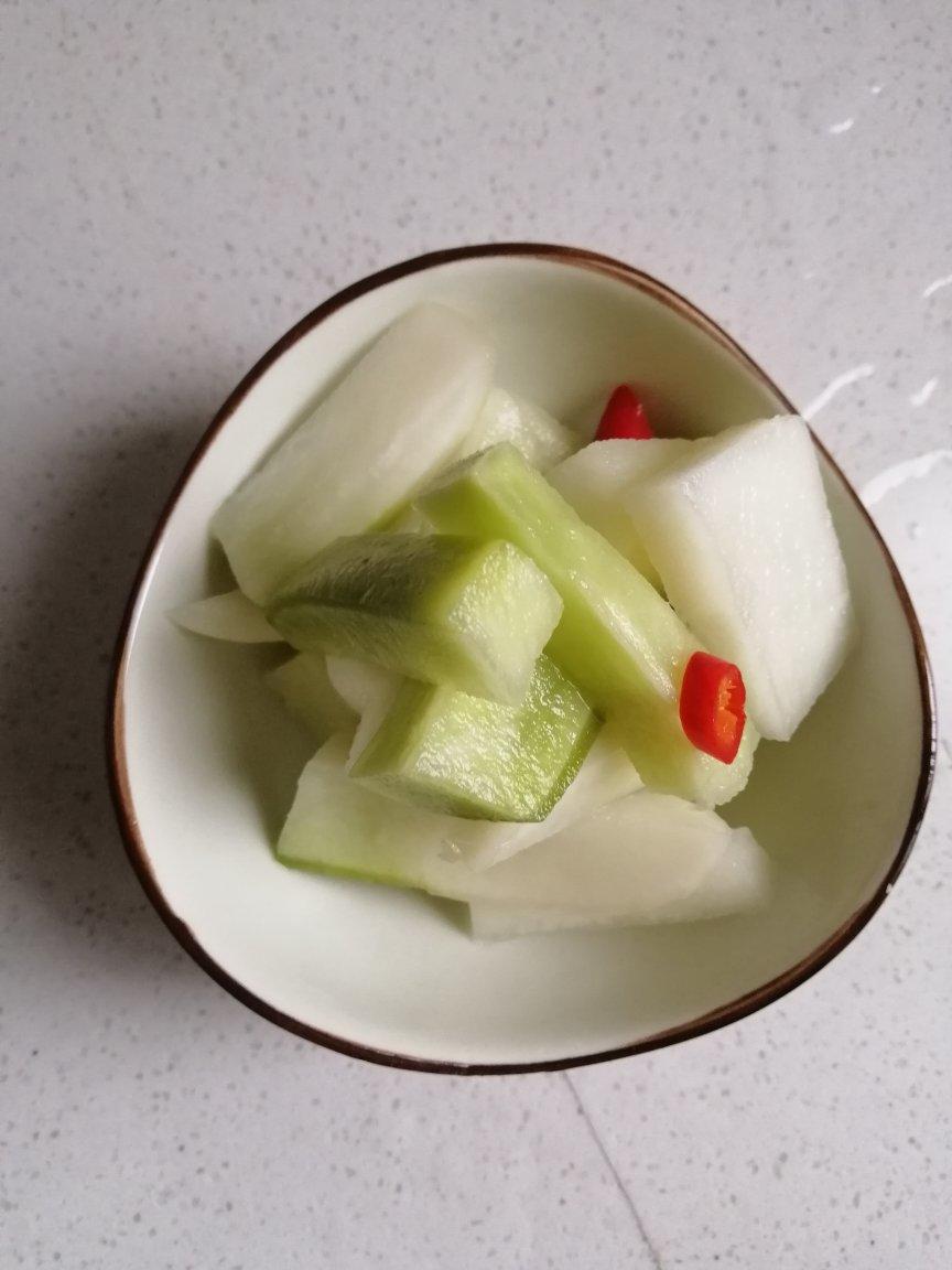 腌萝卜，酸甜爽口