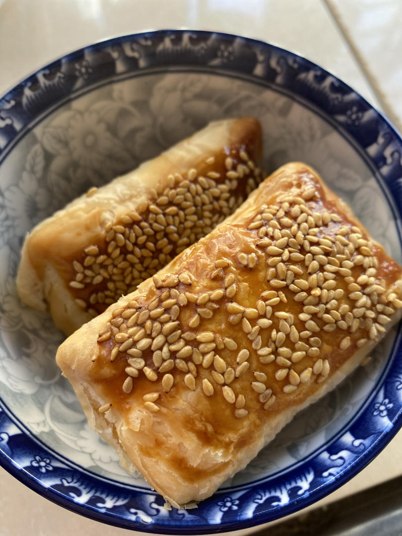 酥的掉渣的芝麻小酥烧饼