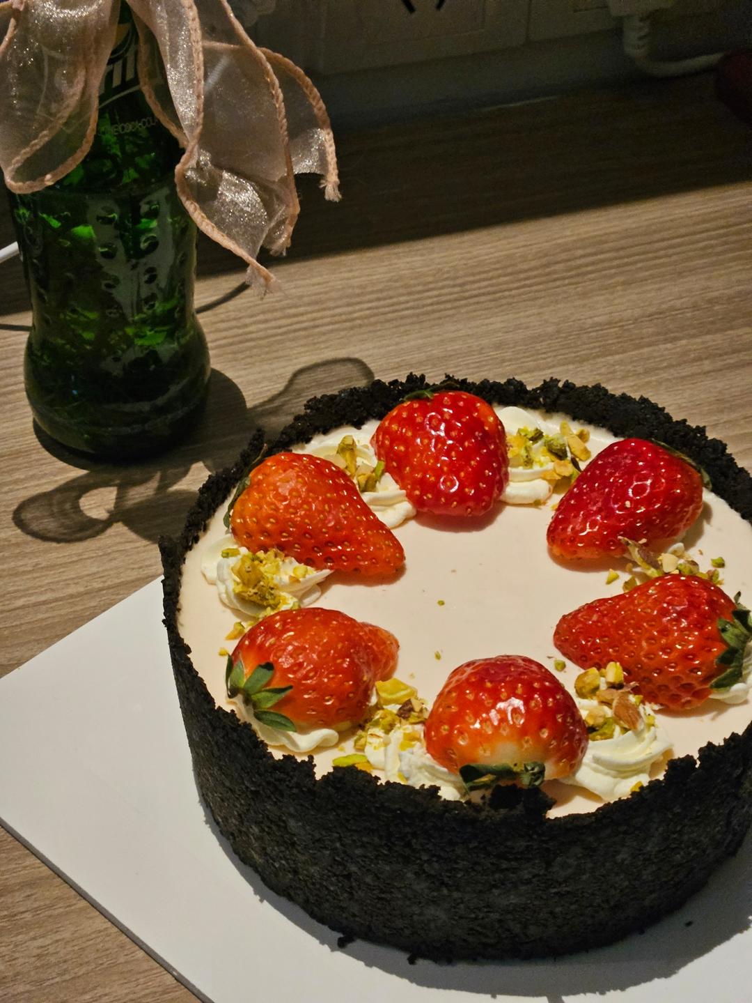 奥利奥脆底草莓芝士酸奶蛋糕