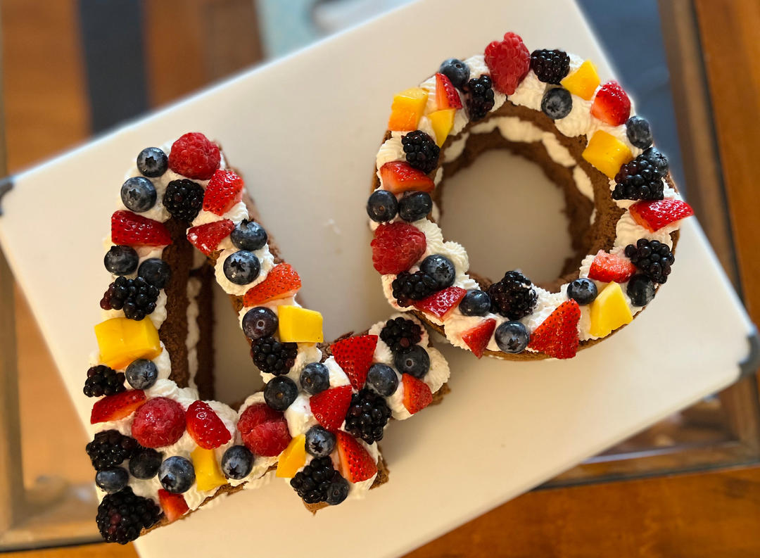 数字生日蛋糕（不用抹面技巧，新手也能搞定的高颜值水果裸蛋糕）