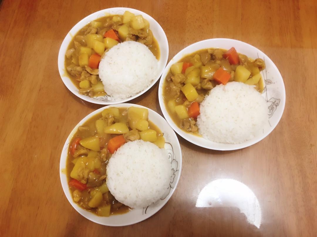 咖喱鸡肉饭