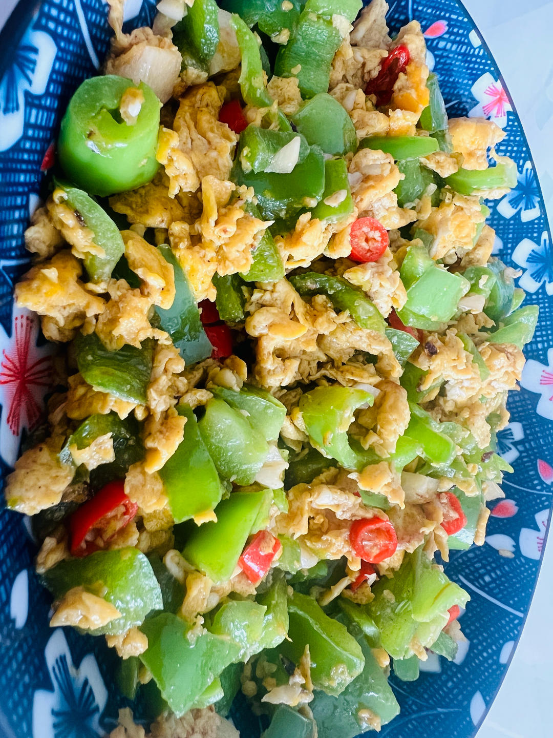 五分钟炒个能吃两碗饭的辣椒炒鸡蛋