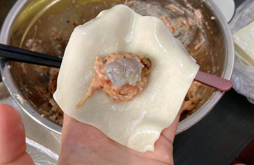 简单粗暴🦐鲜虾云吞的馅料调制及包法的做法 步骤8