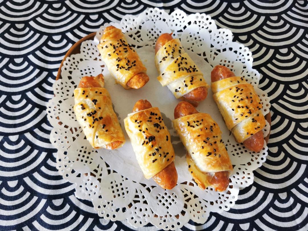 香肠酥皮卷：手抓饼皮还能这样吃，不用和面快速搞定早餐