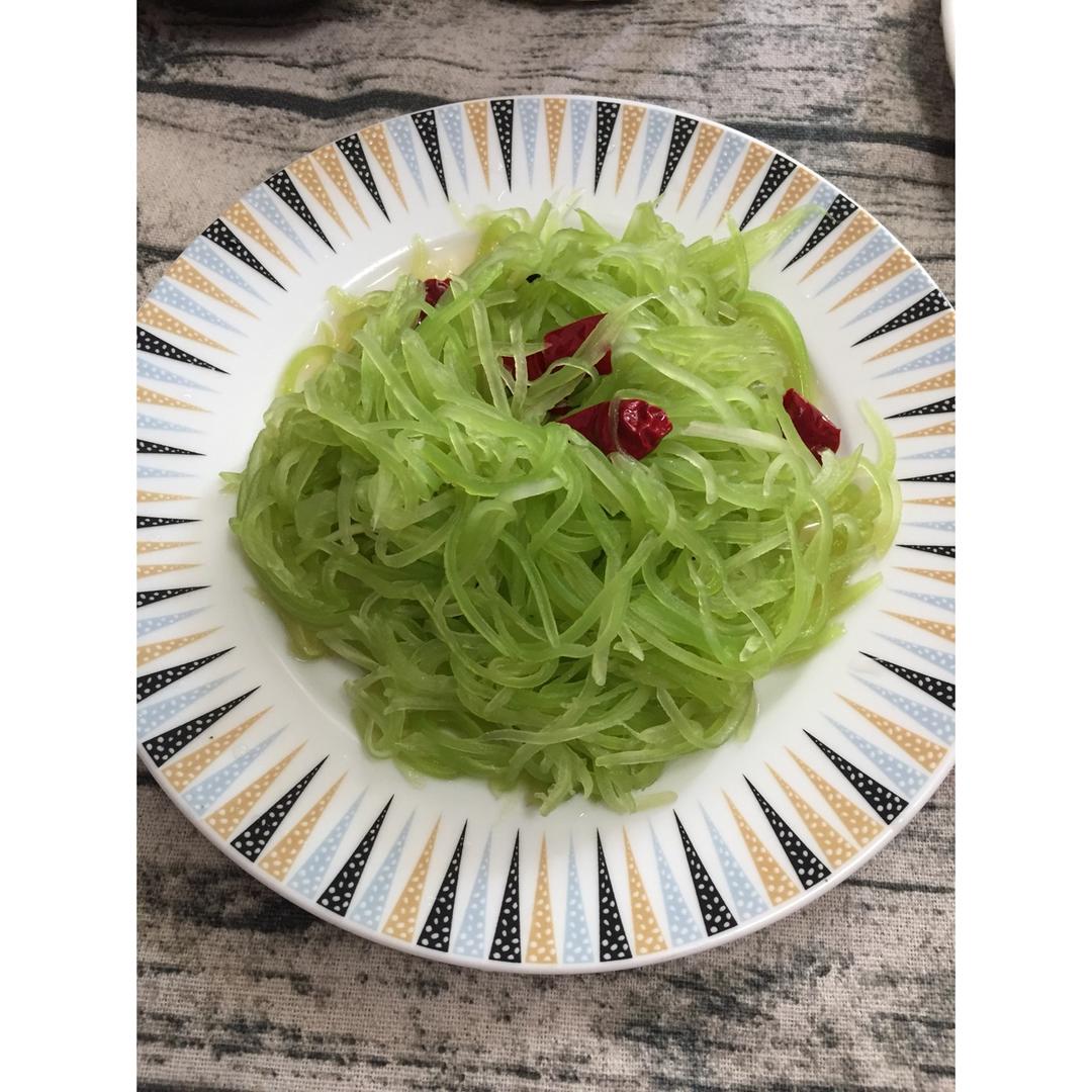 凉拌莴笋