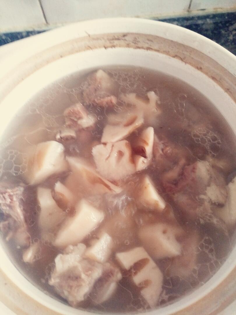 玉米莲藕排骨汤