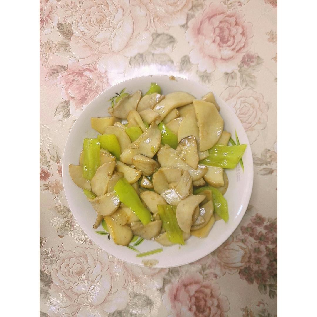 青椒素炒杏鲍菇