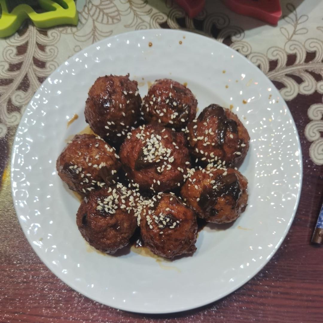 简单的红烧狮子头～拌饭太香了