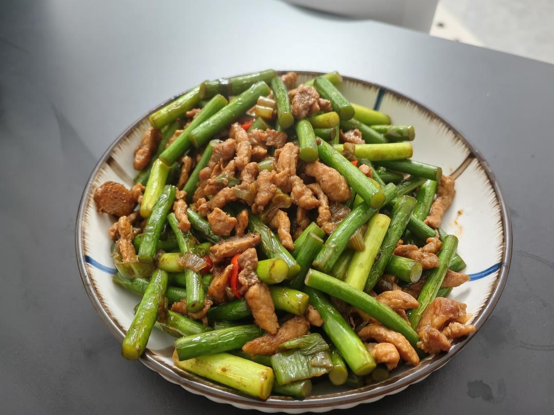 蒜苔炒肉丝