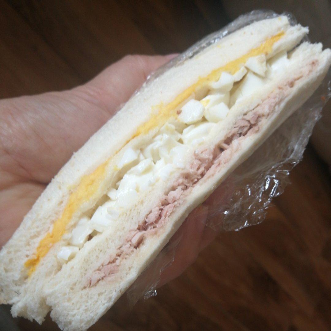 蛋黄酱三明治