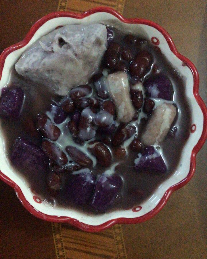 自制鲜芋仙芋圆（另附: 蜜红豆和仙草冻的做法）