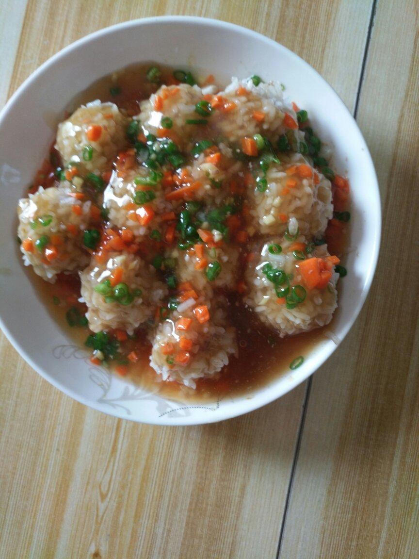 手机用户26218m0n做的蒸糯米肉丸子