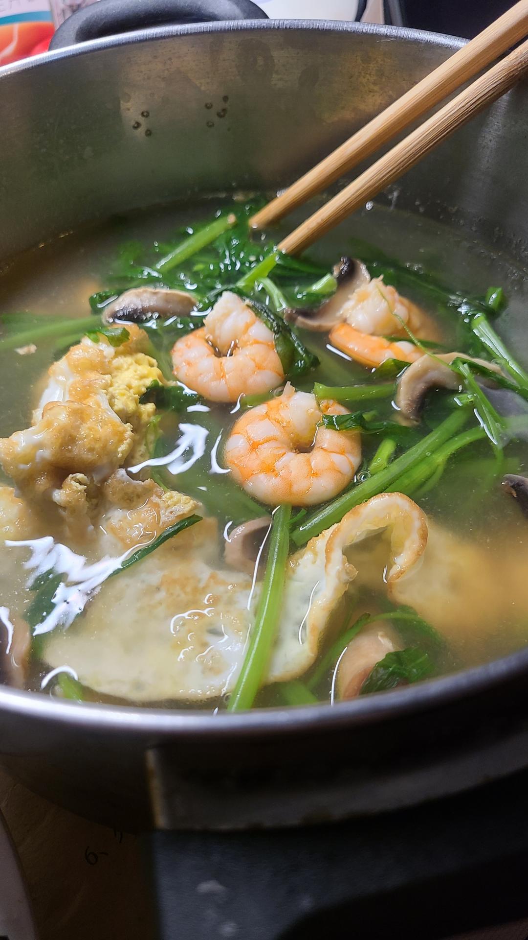 超简版豆苗煎蛋汤