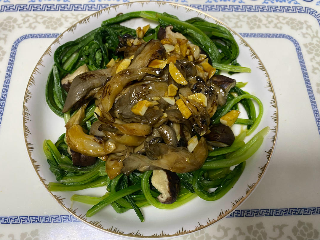 香辣美味的炒平菇