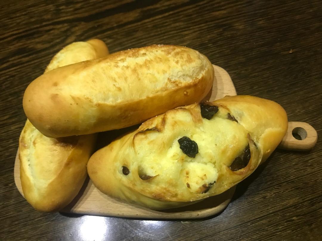 葡萄软欧（仿原麦山丘）Milk flavored bread filled with raisins and butter