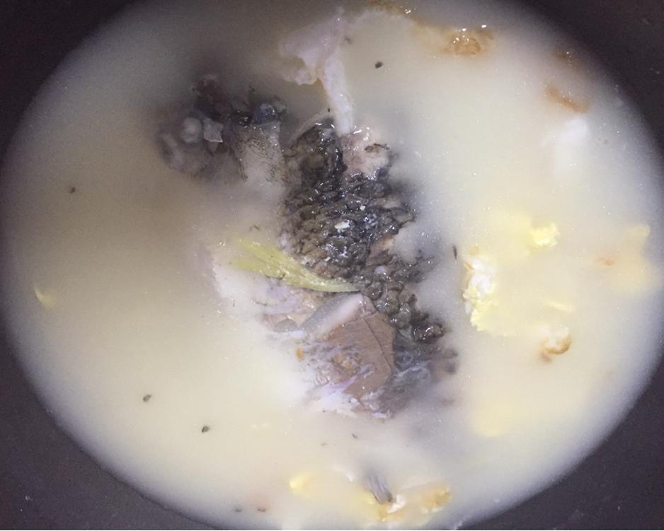 奶白色鲫鱼汤的做法