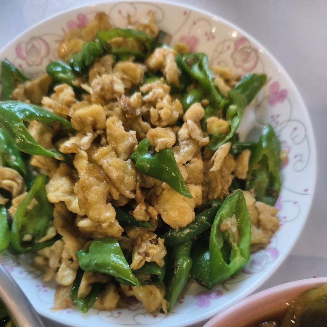 超级下饭的青椒炒鸡蛋