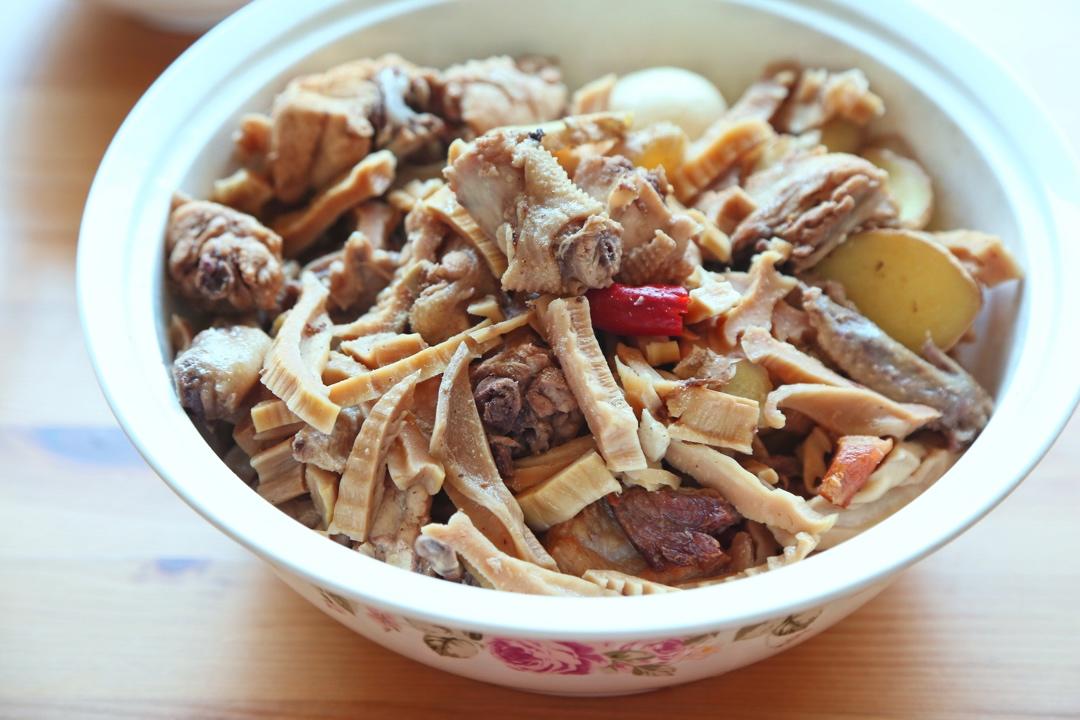 笋干姜烧鸡
