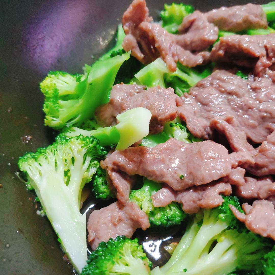 西兰花炒肉片