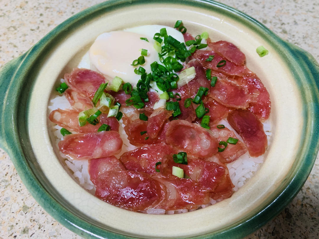 正宗广式腊味煲仔饭