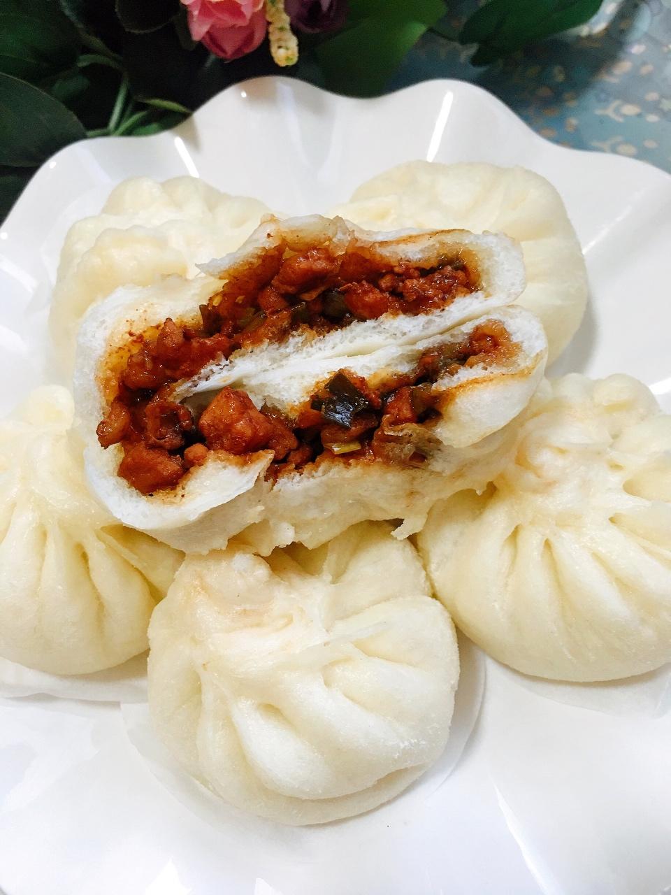 是暄软、酱香味浓郁的「酱肉包子」呀！的做法
